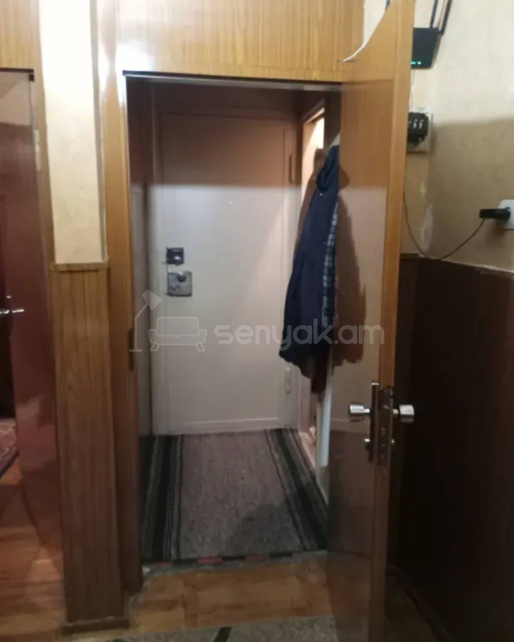3 Սենյականոց Բնակարան Քարե Շենքում, 64քմ, 5/5 հարկ, Նորմալ Վիճակում