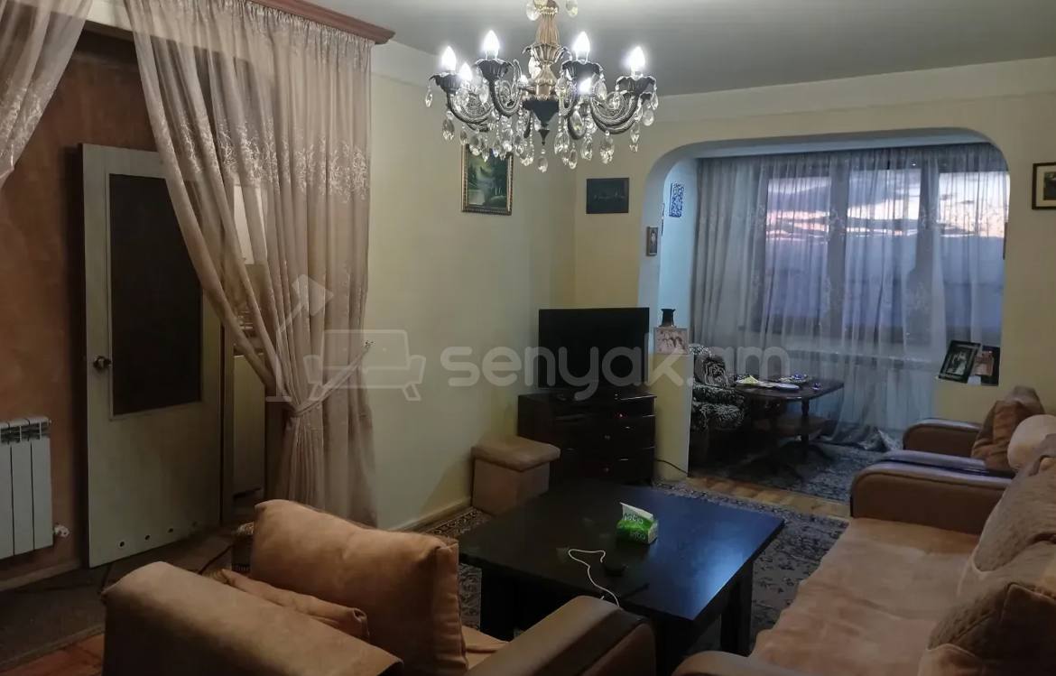 3 Սենյականոց Բնակարան Քարե Շենքում, 64քմ, 5/5 հարկ, Նորմալ Վիճակում