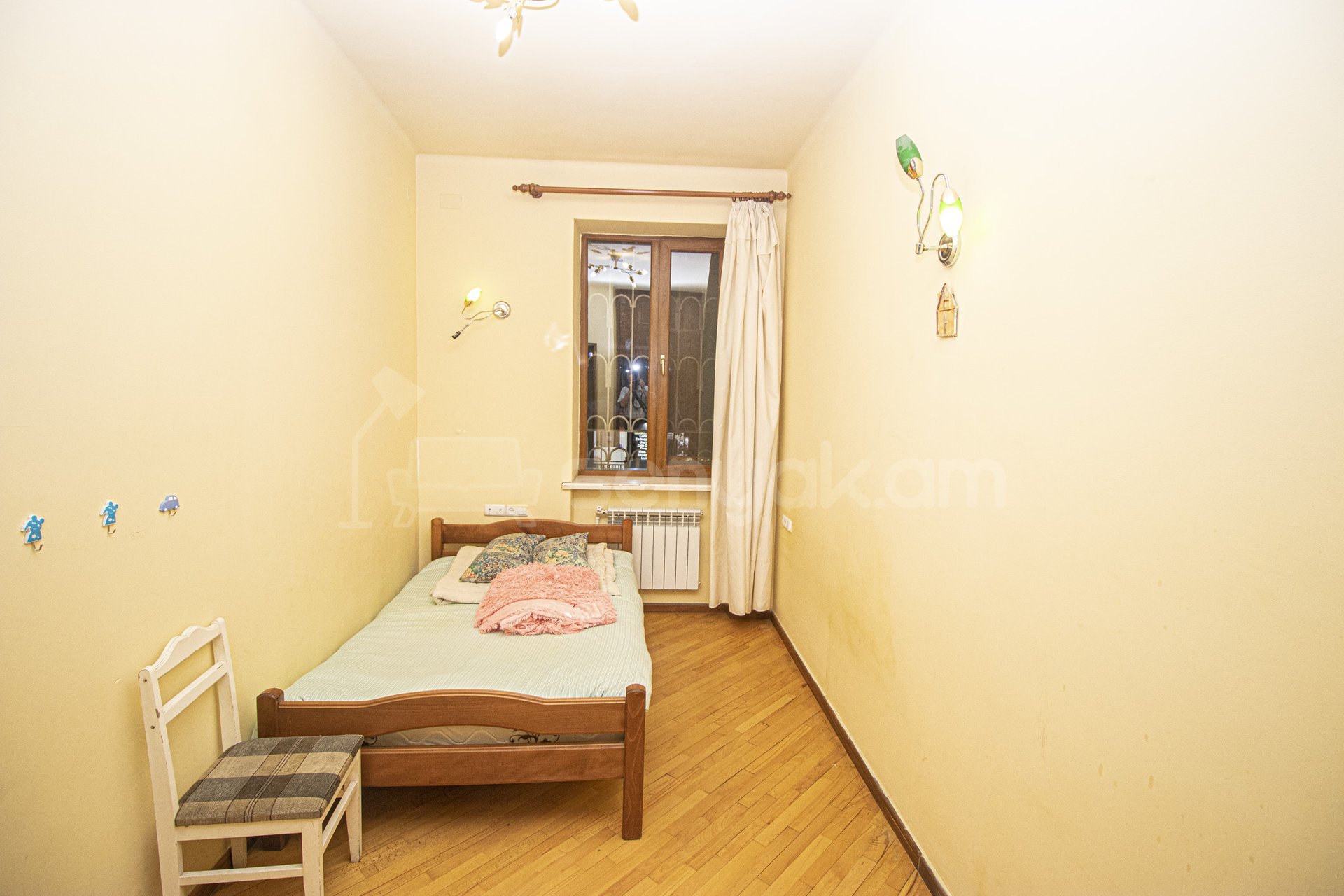 3 Սենյականոց Բնակարան Քարե Շենքում, 75քմ, 2/4 հարկ, Կապիտալ Վերանորոգված, Կահավորված, Արևկող
