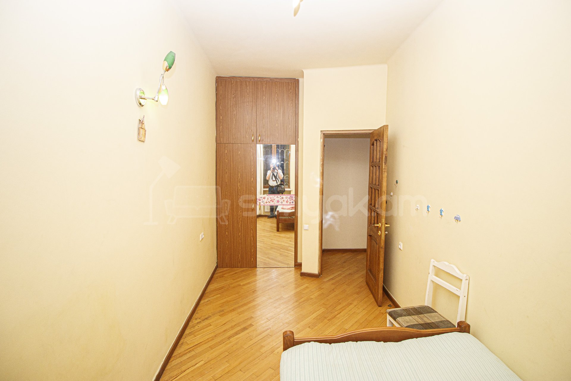 3 Սենյականոց Բնակարան Քարե Շենքում, 75քմ, 2/4 հարկ, Կապիտալ Վերանորոգված, Կահավորված, Արևկող
