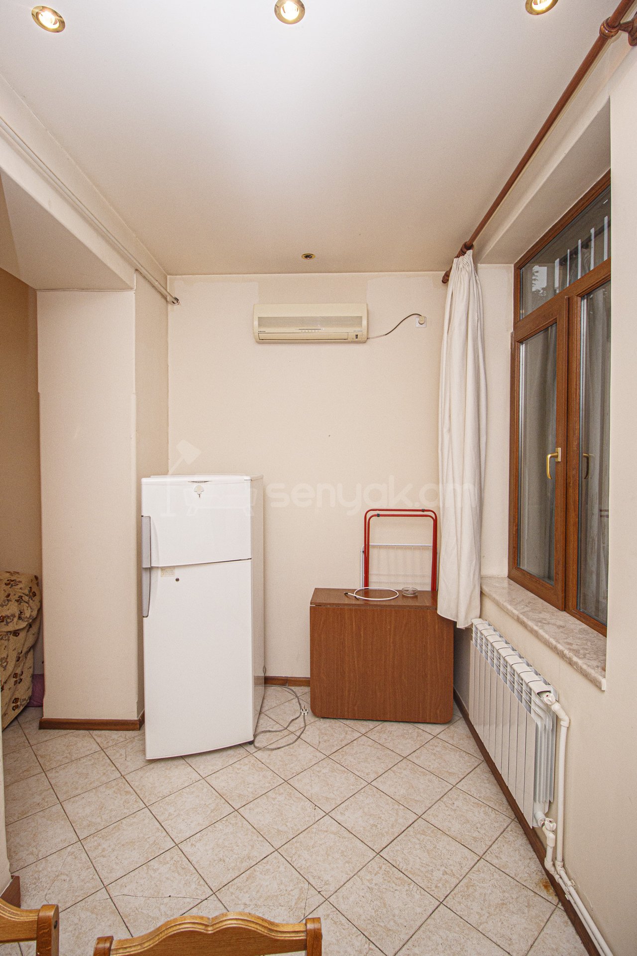 3 Սենյականոց Բնակարան Քարե Շենքում, 75քմ, 2/4 հարկ, Կապիտալ Վերանորոգված, Կահավորված, Արևկող