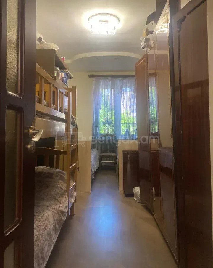 2 Սենյականոց Բնակարան Քարե Շենքում, 55քմ, 2/4 հարկ, Կապիտալ Վերանորոգված
