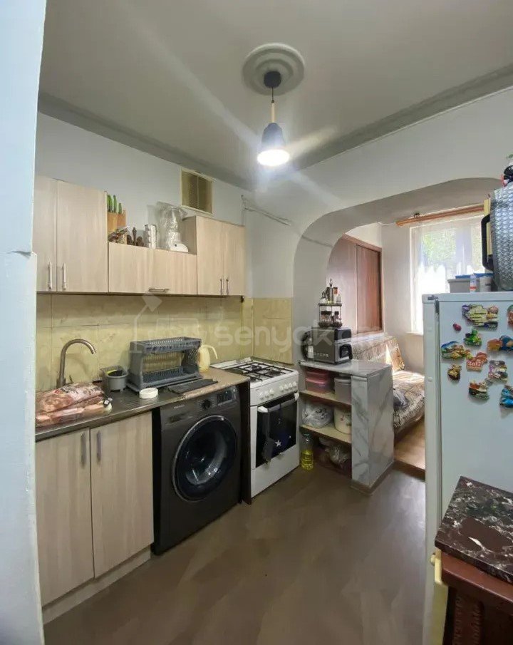 2 Սենյականոց Բնակարան Քարե Շենքում, 55քմ, 2/4 հարկ, Կապիտալ Վերանորոգված