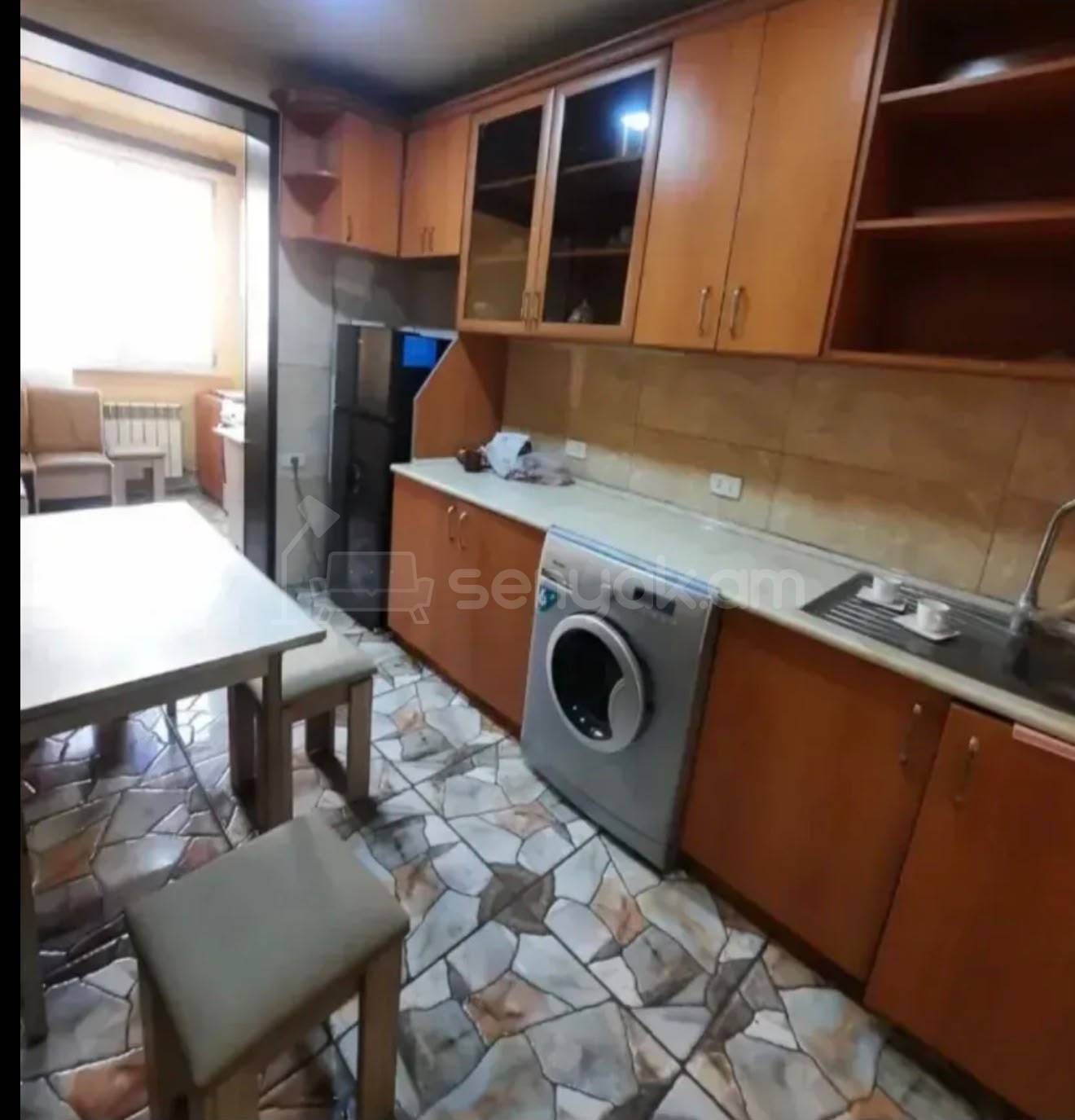 2 Սենյականոց Բնակարան, 67քմ, 3/9 հարկ, Նորմալ Վիճակում, Կահավորված