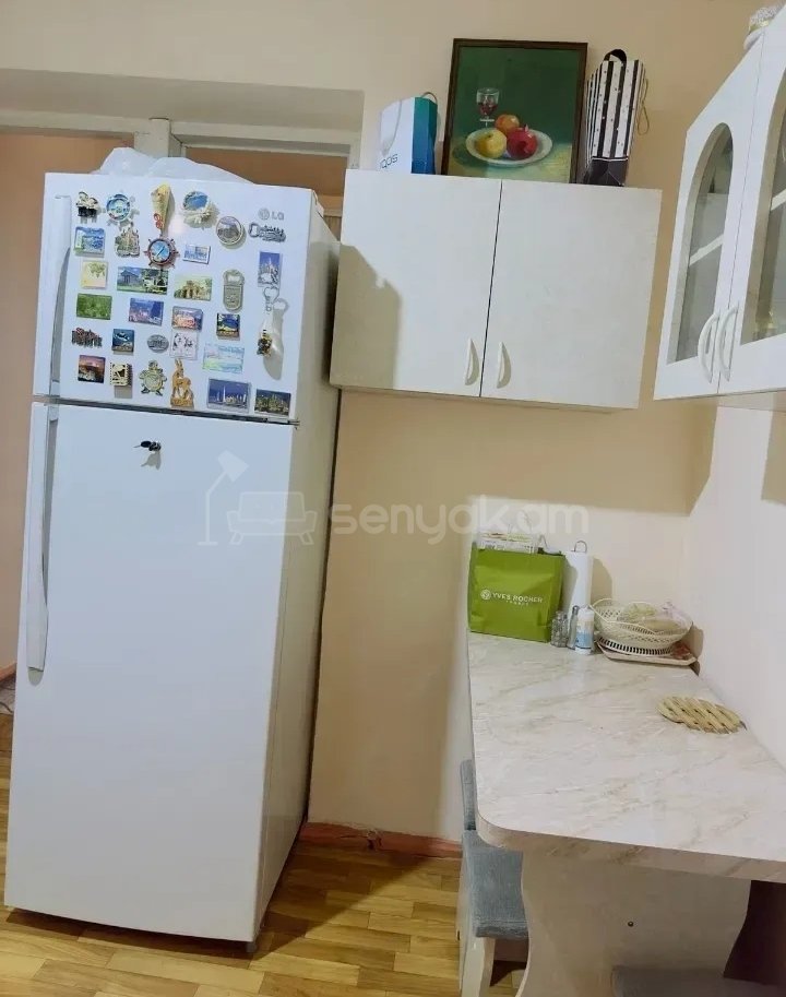 2 Սենյականոց Բնակարան Քարե Շենքում, 45քմ, 3/5 հարկ, Նորմալ Վիճակում