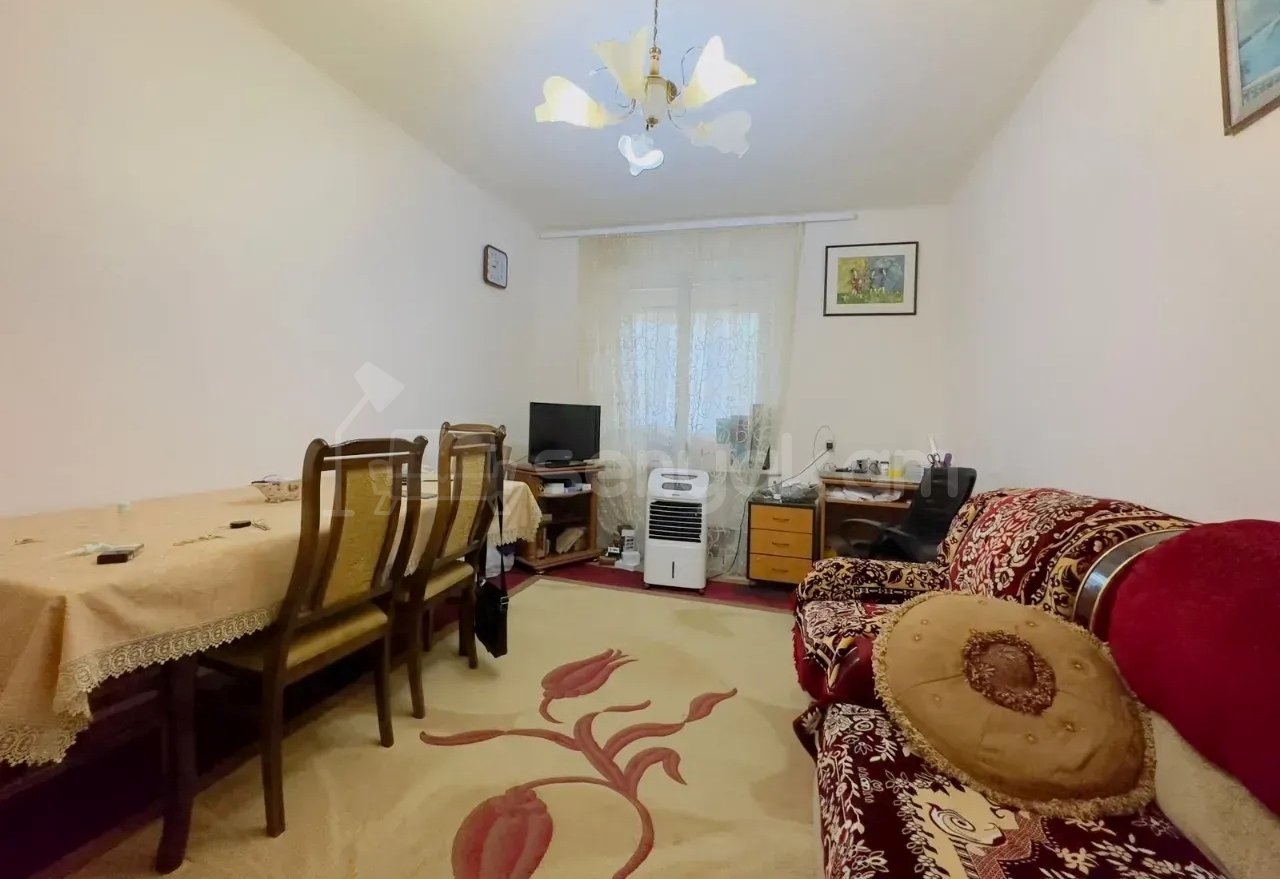 2 Սենյականոց Բնակարան Քարե Շենքում, 45քմ, 3/5 հարկ, Նորմալ Վիճակում