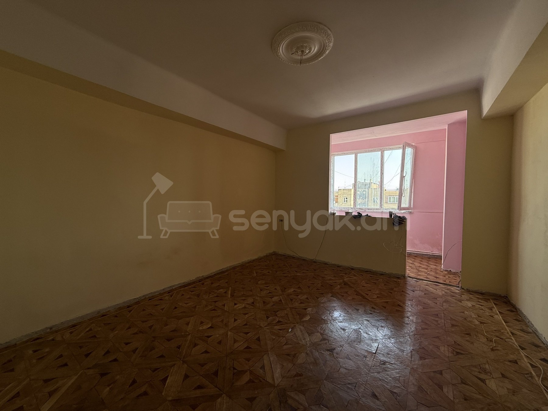 1 Սենյականոց Բնակարան, 42քմ, 8/10 հարկ, Կոսմետիկ Վերանորոգված