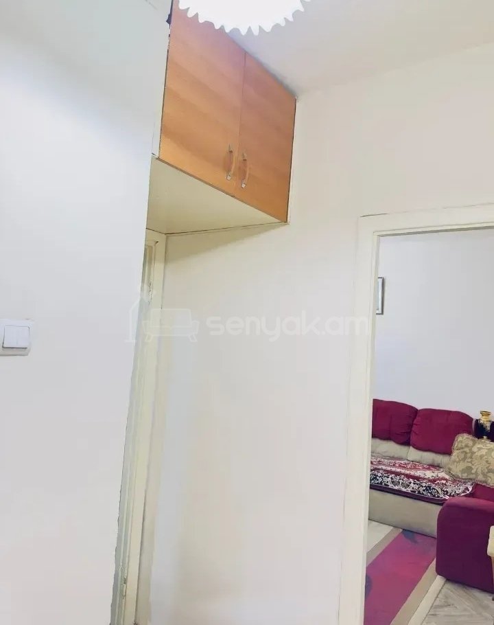2 Սենյականոց Բնակարան Քարե Շենքում, 45քմ, 3/5 հարկ, Նորմալ Վիճակում