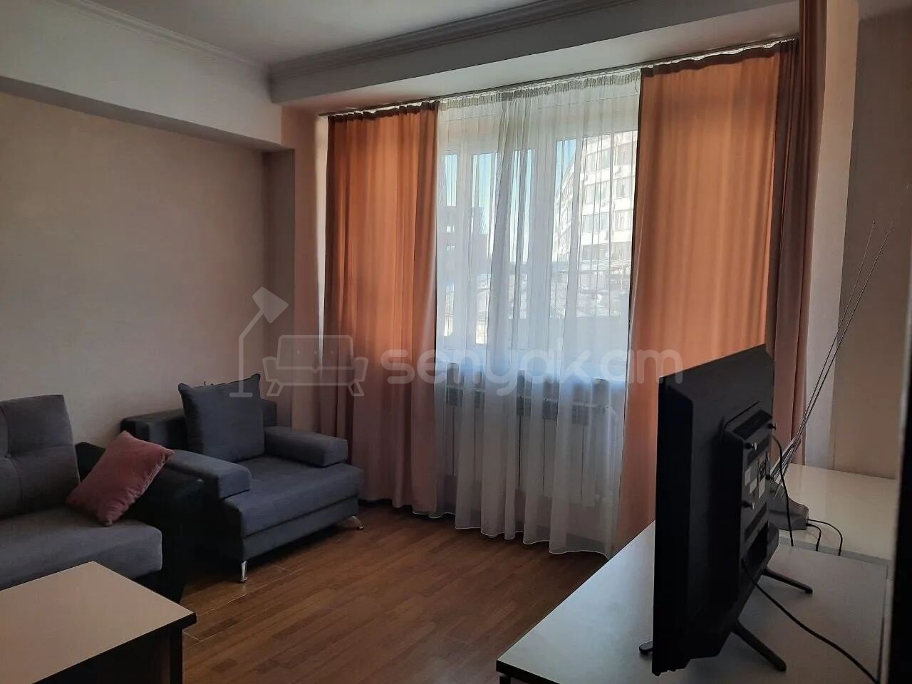 1 Սենյականոց Բնակարան Քարե Շենքում, 43քմ, 4/5 հարկ, Կապիտալ Վերանորոգված