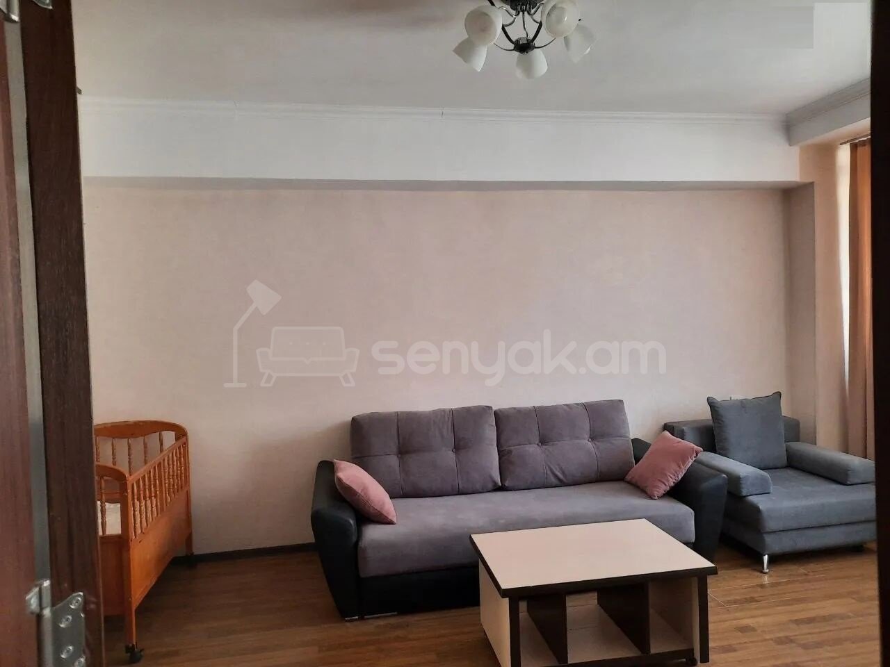 1 Սենյականոց Բնակարան Քարե Շենքում, 43քմ, 4/5 հարկ, Կապիտալ Վերանորոգված