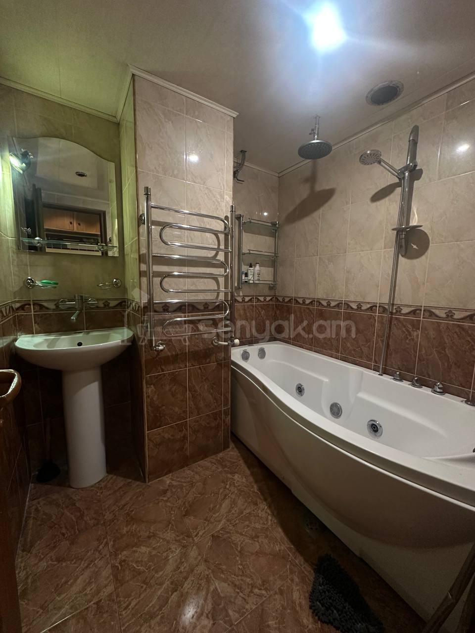 3 Սենյականոց Բնակարան, 80քմ, 2/11 հարկ, Նորմալ Վիճակում, Կահավորված