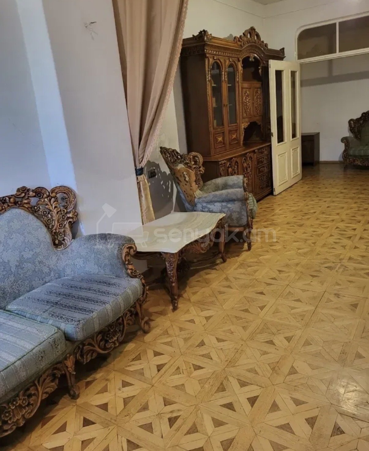 2 Սենյականոց Բնակարան Քարե Շենքում, 74քմ, 3/5 հարկ, Նորմալ Վիճակում, Կահավորված, Արևկող