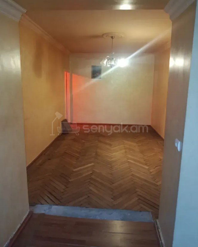 1 Սենյականոց Բնակարան Քարե Շենքում, 44քմ, 5/5 հարկ, Պետական Վիճակում