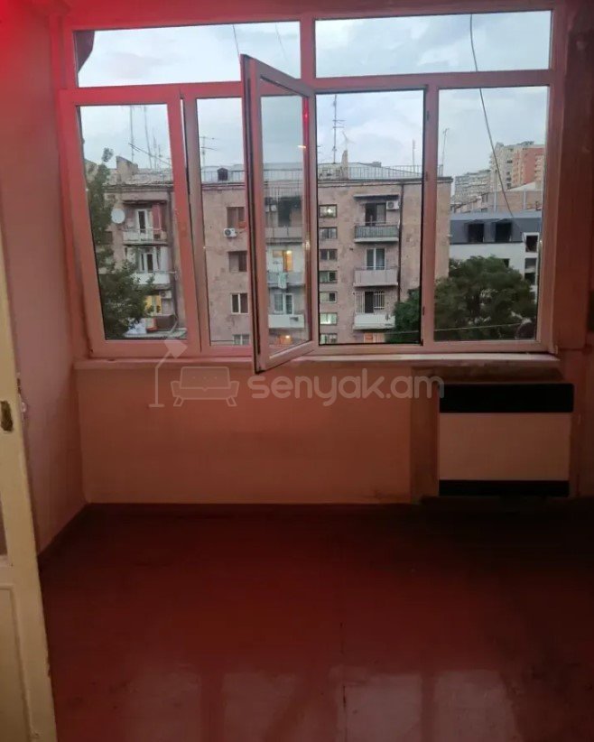 1 Սենյականոց Բնակարան Քարե Շենքում, 44քմ, 5/5 հարկ, Պետական Վիճակում