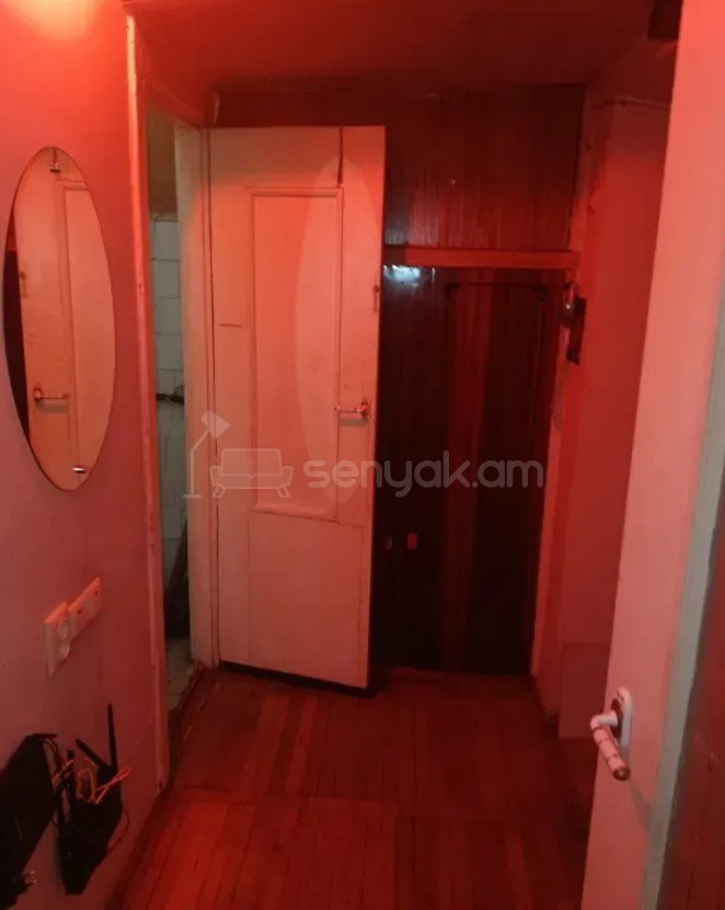 1 Սենյականոց Բնակարան Քարե Շենքում, 44քմ, 5/5 հարկ, Պետական Վիճակում