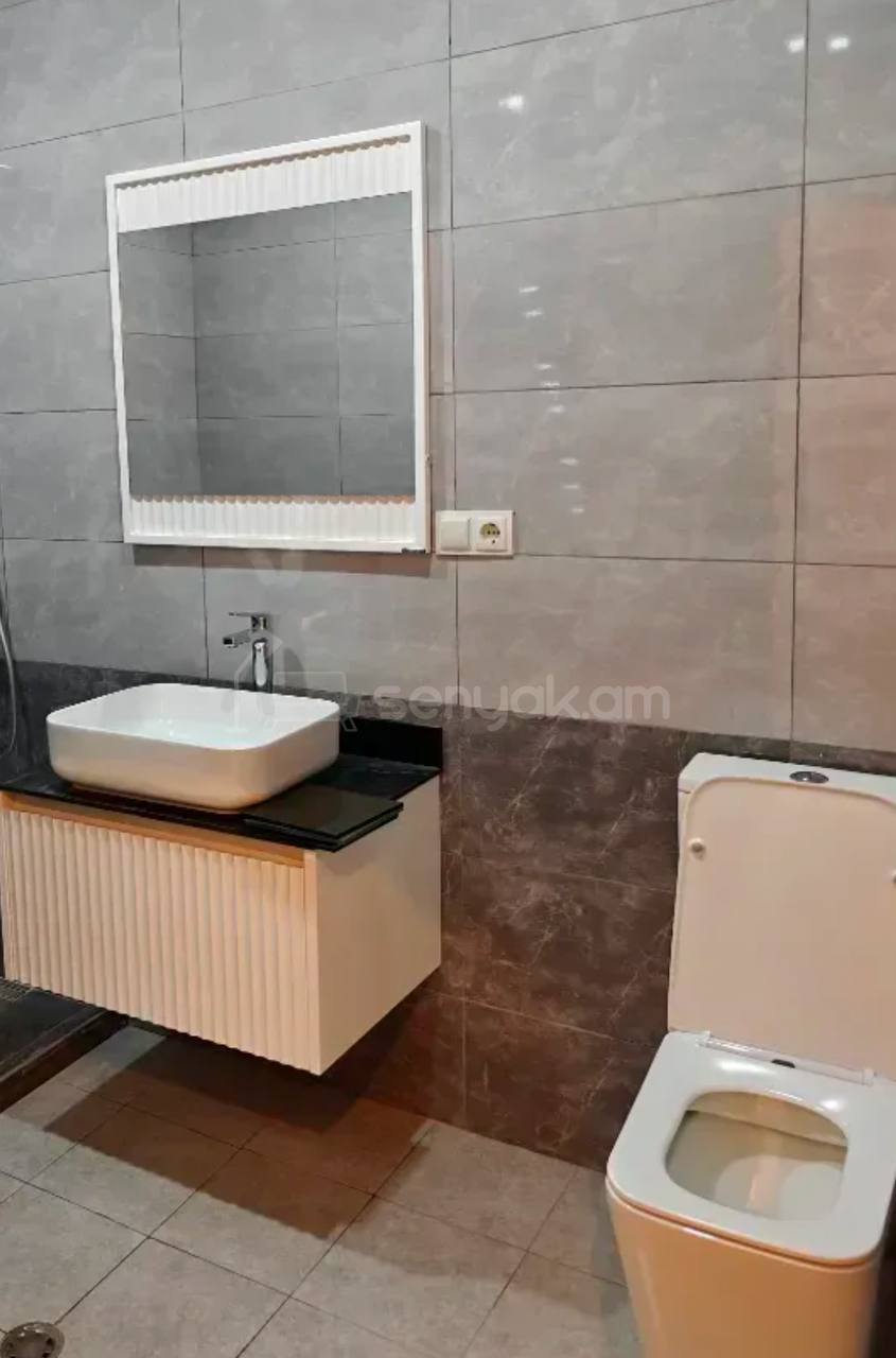 4 Սենյականոց Բնակարան, 120քմ, 2/14 հարկ, Կապիտալ Վերանորոգված