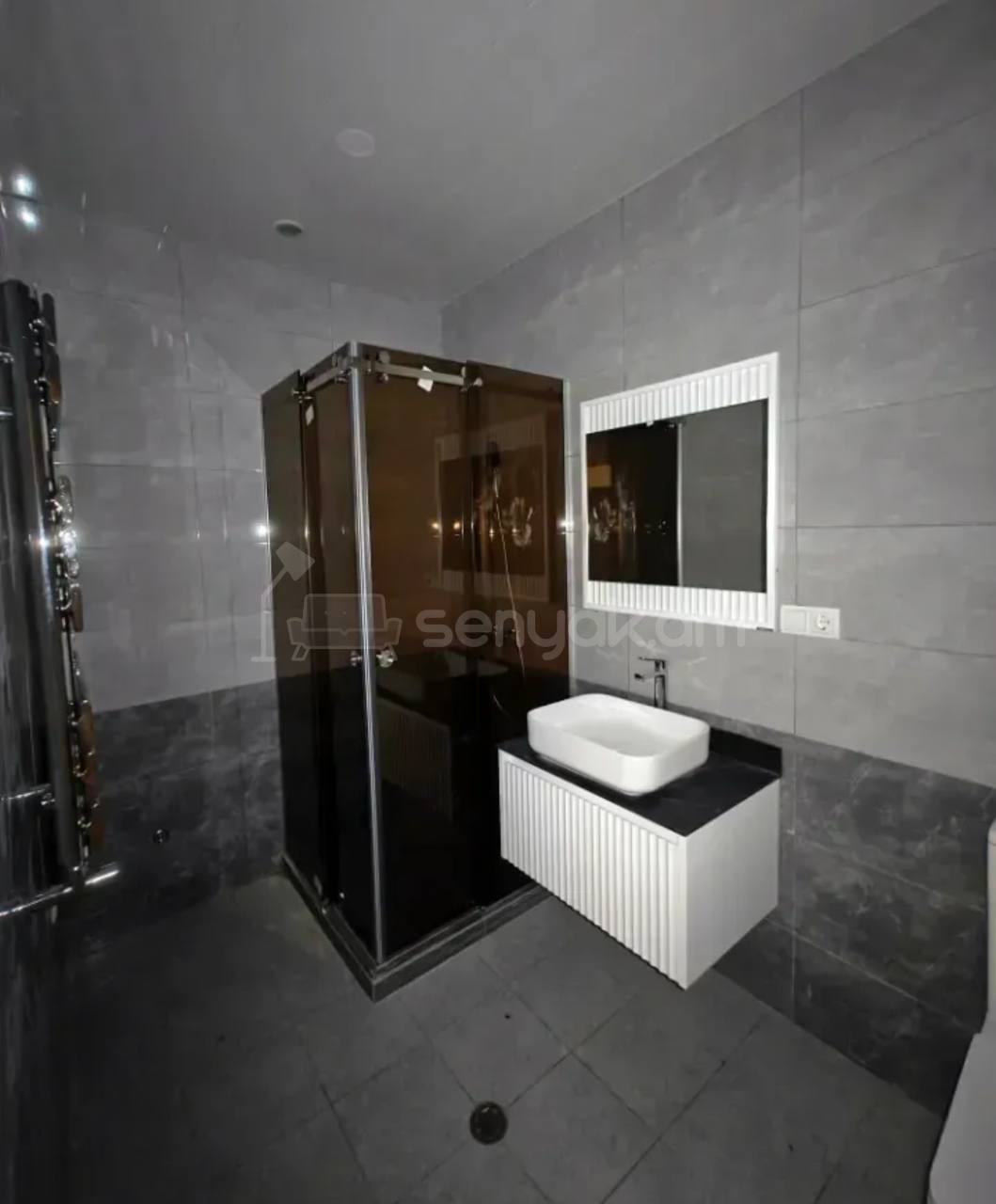 4 Սենյականոց Բնակարան, 120քմ, 2/14 հարկ, Կապիտալ Վերանորոգված