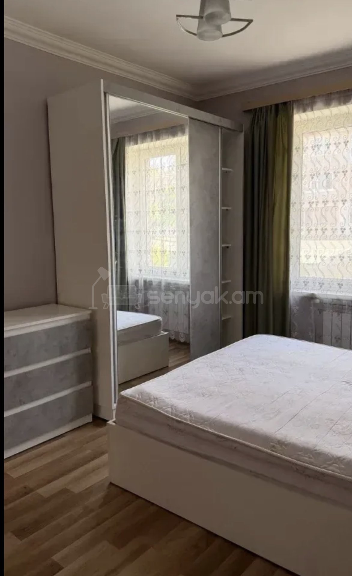 2 Սենյականոց Բնակարան Քարե Շենքում, 60քմ, 3/5 հարկ, Կապիտալ Վերանորոգված, Կահավորված