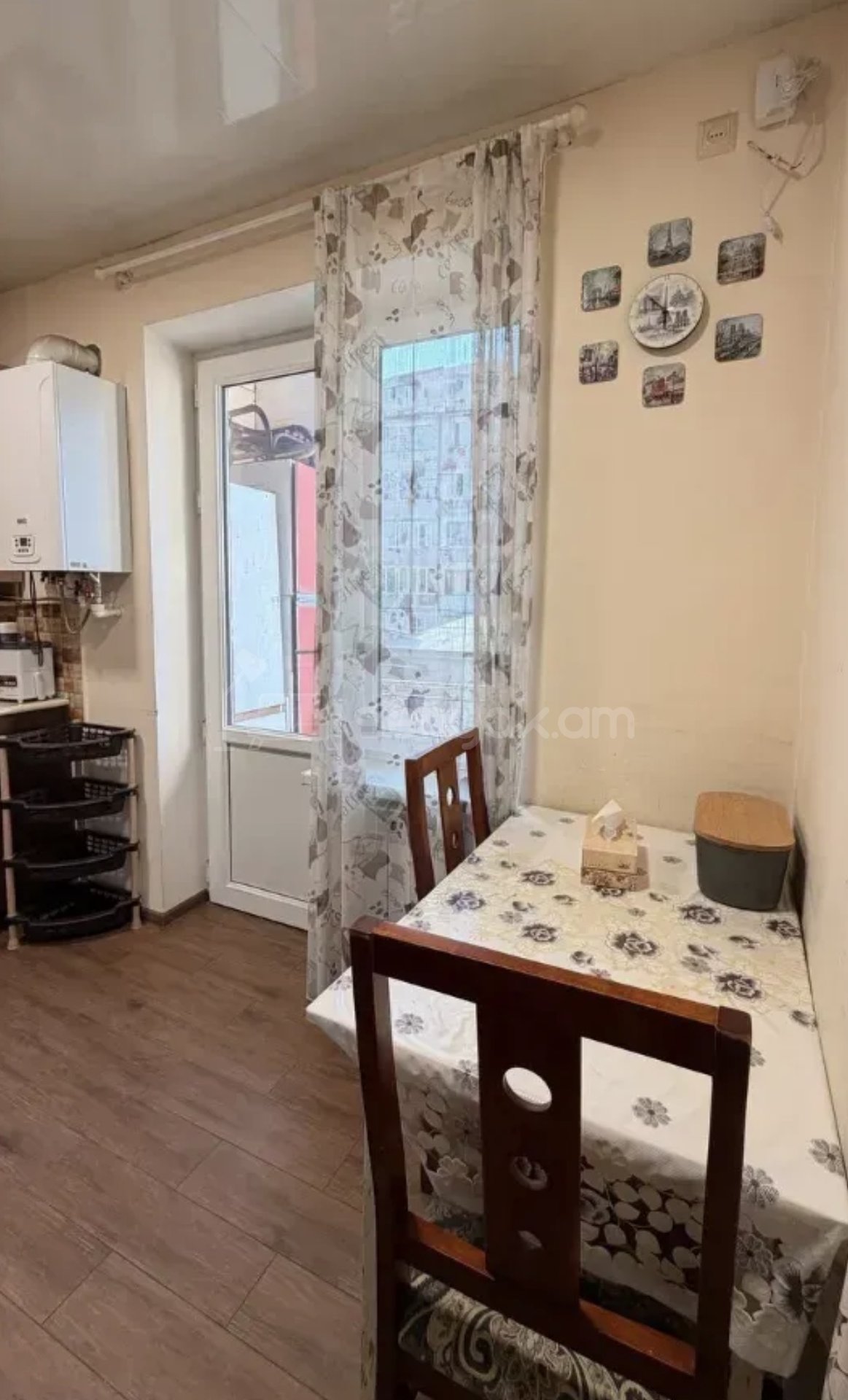 2 Սենյականոց Բնակարան Քարե Շենքում, 60քմ, 3/5 հարկ, Կապիտալ Վերանորոգված, Կահավորված