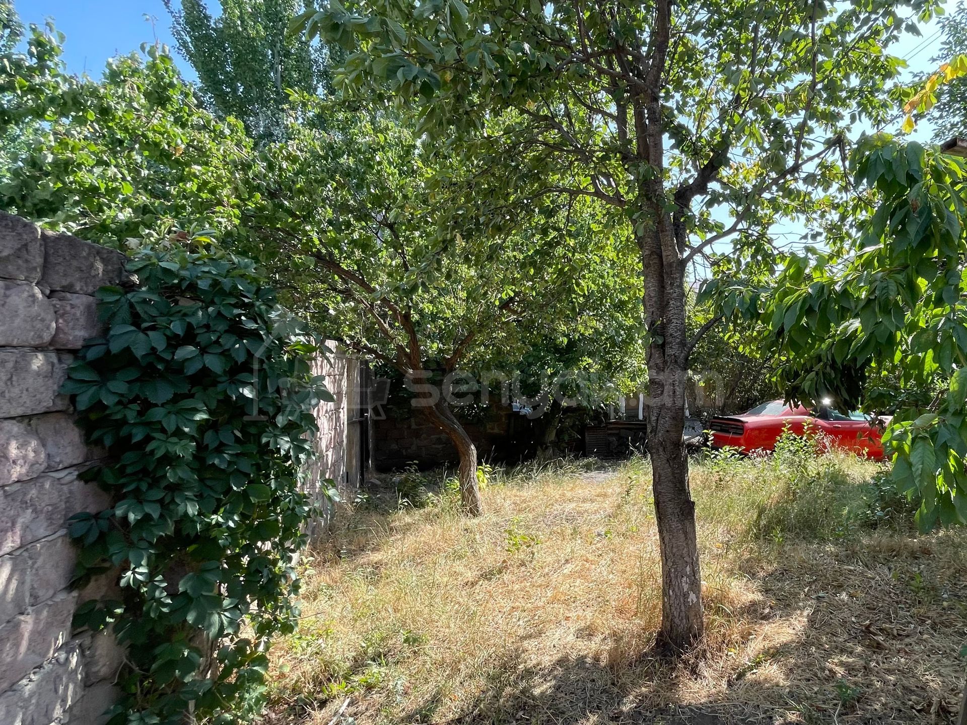 4 Սենյականոց Բնակարան Քարե Շենքում, 106քմ, 1/5 հարկ, Պետական Վիճակում