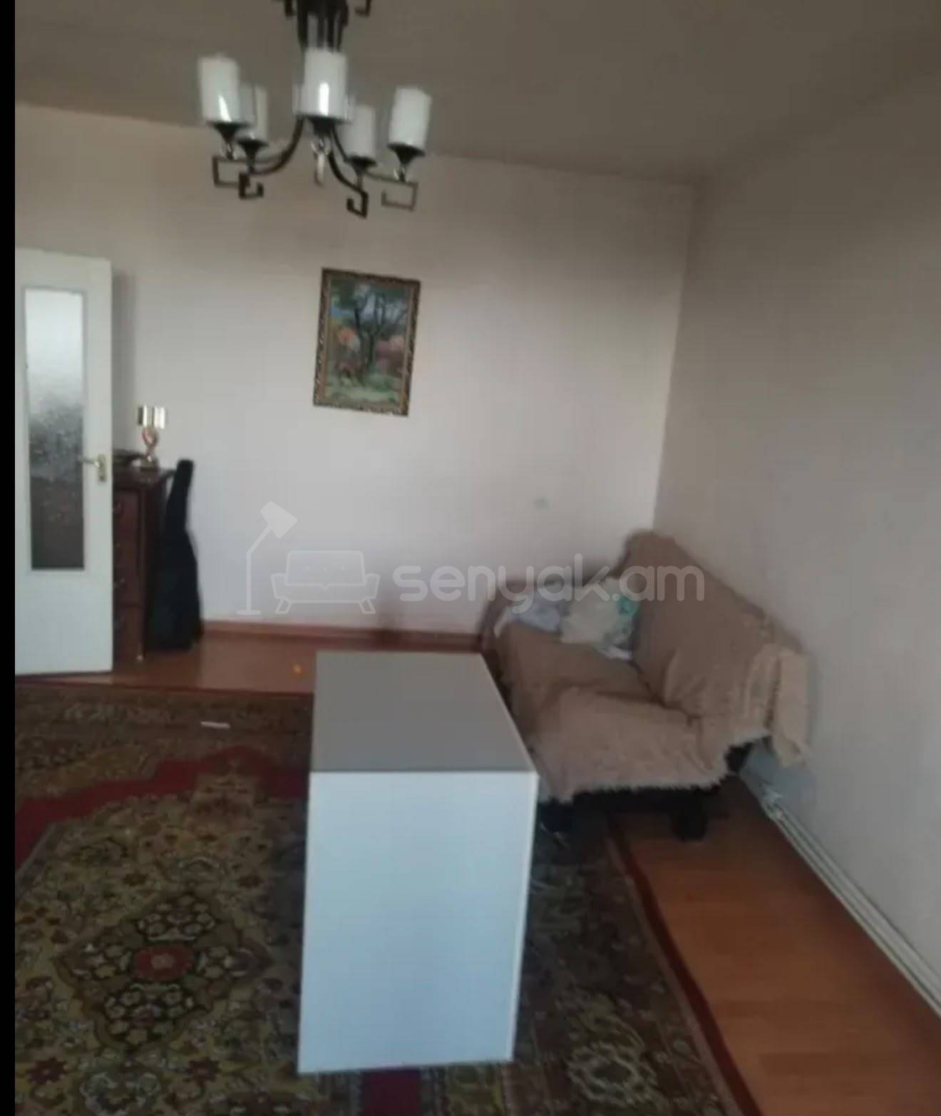 3 Սենյականոց Բնակարան, 70քմ, 9/9 հարկ, Նորմալ Վիճակում, Կահավորված