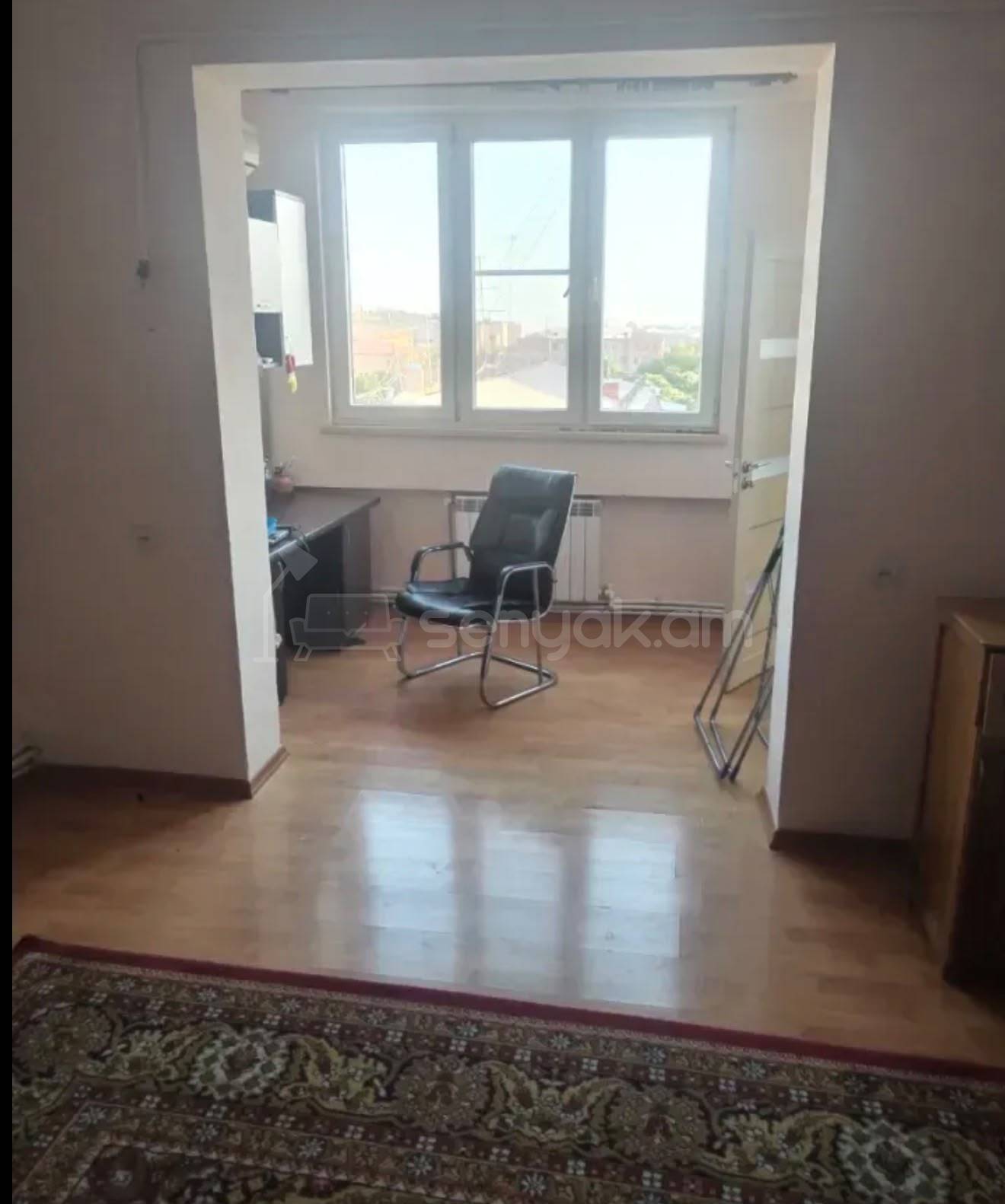 3 Սենյականոց Բնակարան, 70քմ, 9/9 հարկ, Նորմալ Վիճակում, Կահավորված