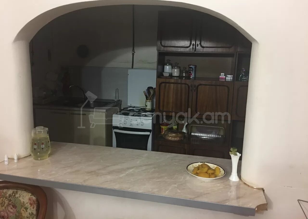 3 Սենյականոց Բնակարան, 73քմ, 5/9 հարկ, Նորմալ Վիճակում