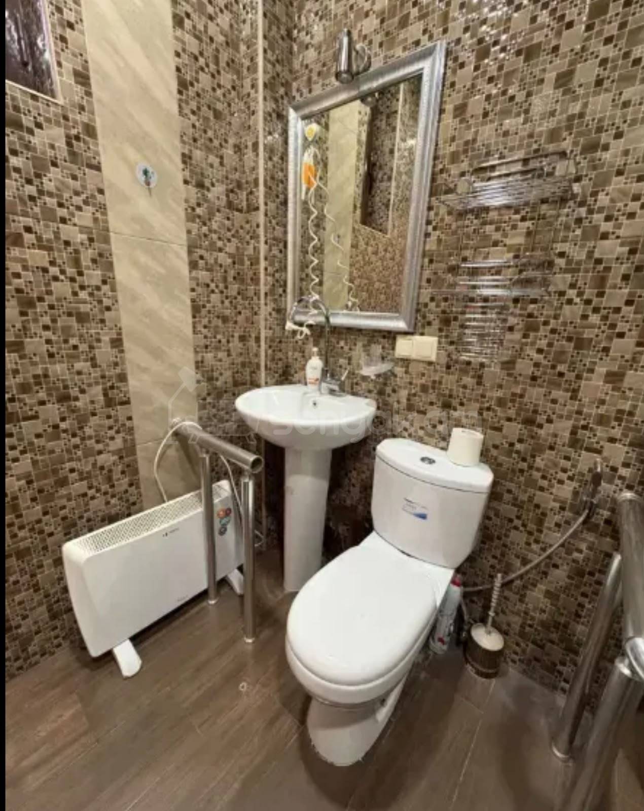 2 Սենյականոց Բնակարան Քարե Շենքում, 60քմ, 1/1 հարկ, Կապիտալ Վերանորոգված, Կահավորված
