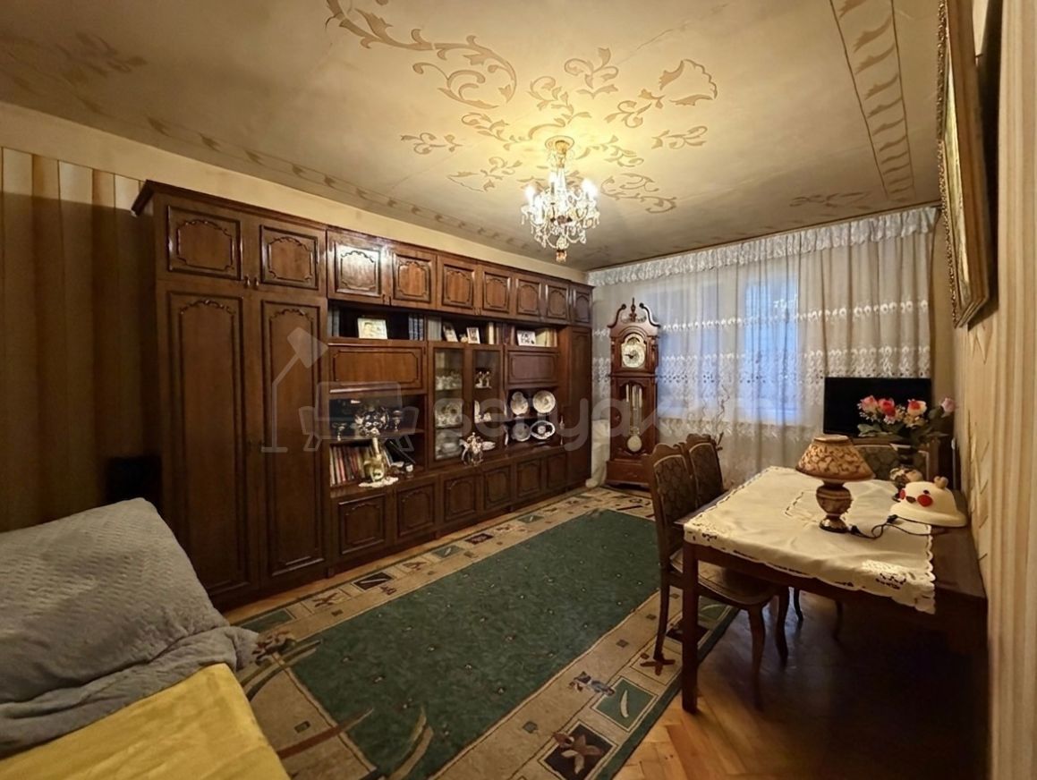 3 Սենյականոց Բնակարան, 77քմ, 1/9 հարկ, Պետական Վիճակում