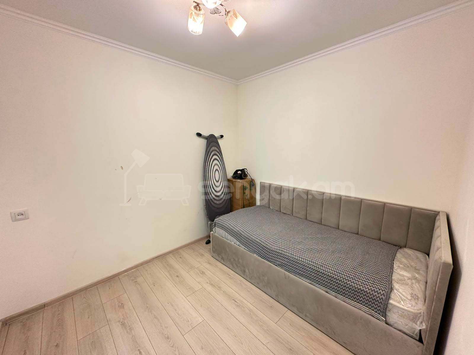 3 Սենյականոց Բնակարան Քարե Շենքում, 59քմ, 4/5 հարկ, Կապիտալ Վերանորոգված
