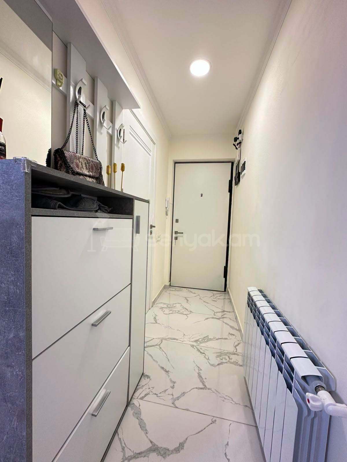 3 Սենյականոց Բնակարան Քարե Շենքում, 59քմ, 4/5 հարկ, Կապիտալ Վերանորոգված