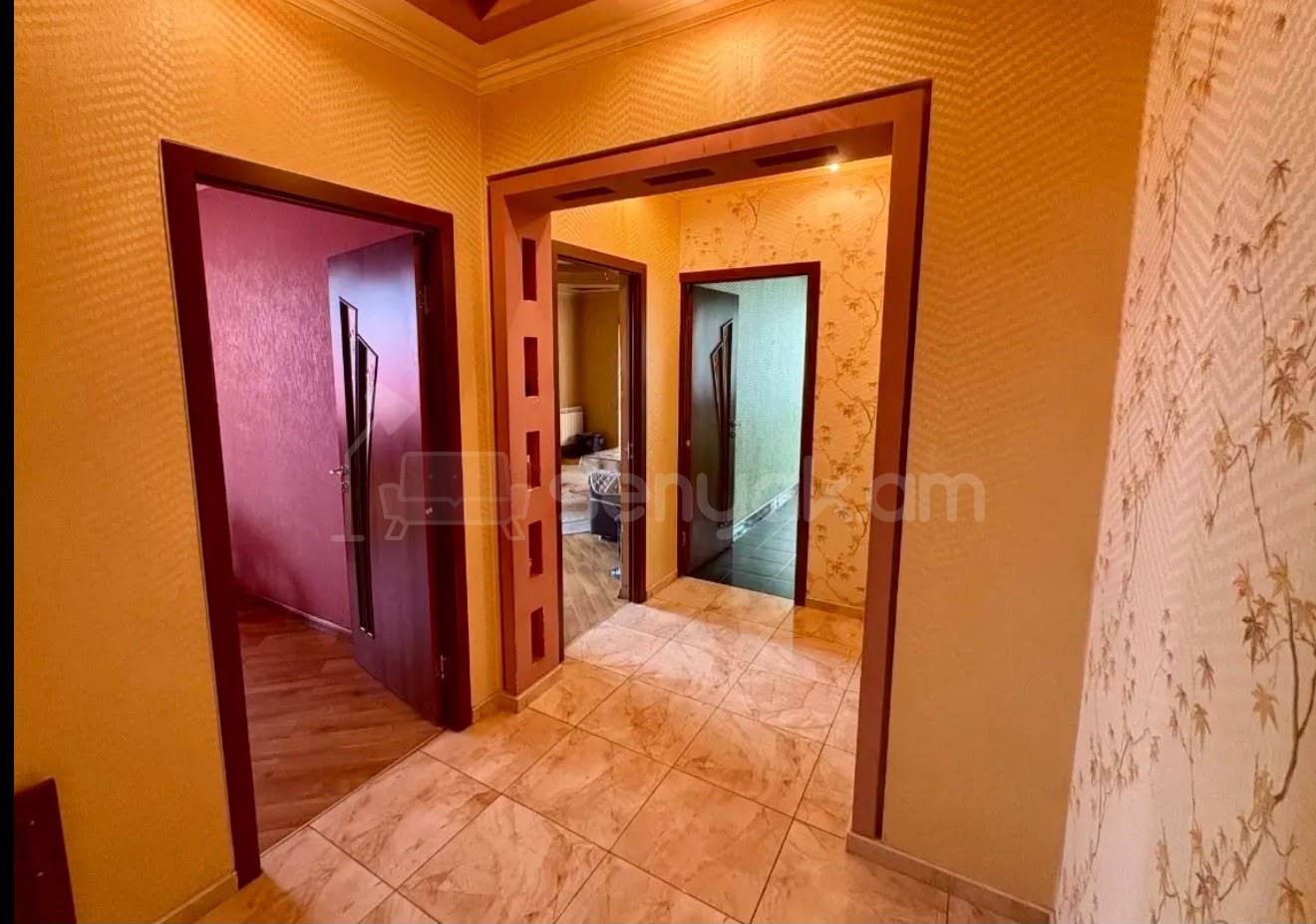 3 Սենյականոց Բնակարան Նորակառույցում, 100քմ, 8/11 հարկ, Նորմալ Վիճակում