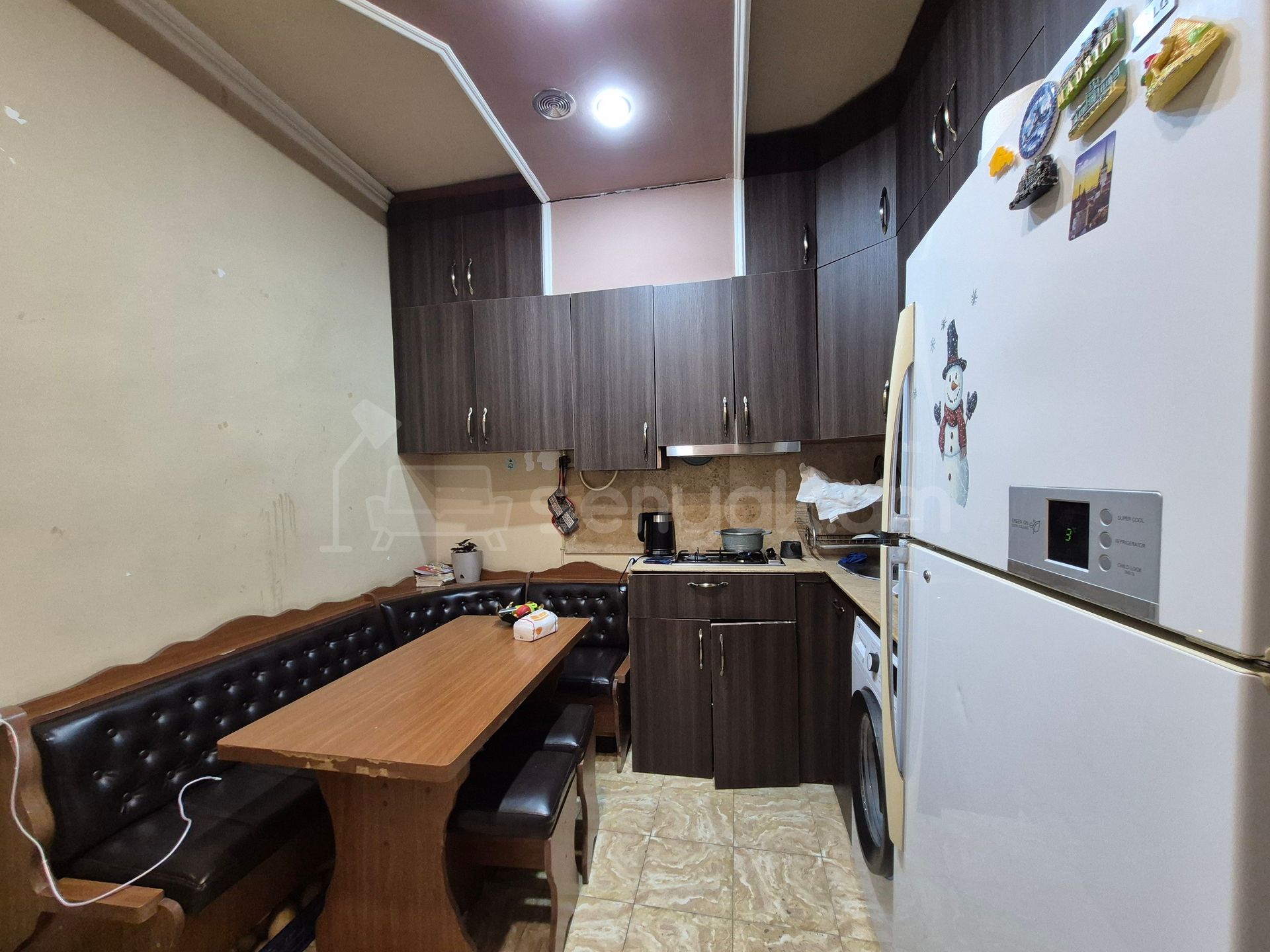 2 Սենյականոց Բնակարան Քարե Շենքում, 42քմ, 3/3 հարկ, Կապիտալ Վերանորոգված