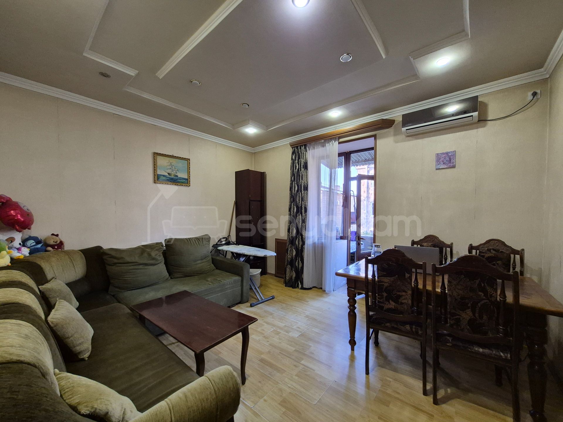 2 Սենյականոց Բնակարան Քարե Շենքում, 42քմ, 3/3 հարկ, Կապիտալ Վերանորոգված