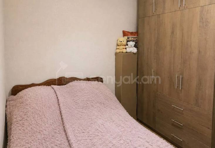3 Սենյականոց Բնակարան Քարե Շենքում, 58քմ, 1/5 հարկ, Կոսմետիկ Վերանորոգված