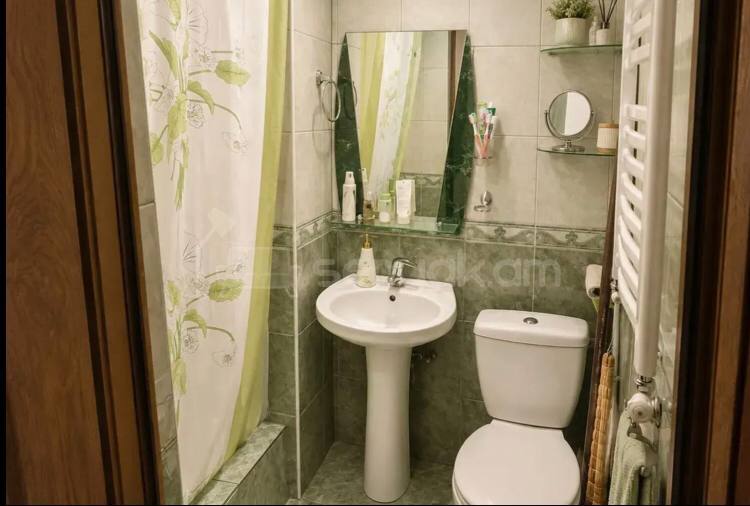 3 Սենյականոց Բնակարան Քարե Շենքում, 58քմ, 1/5 հարկ, Կոսմետիկ Վերանորոգված