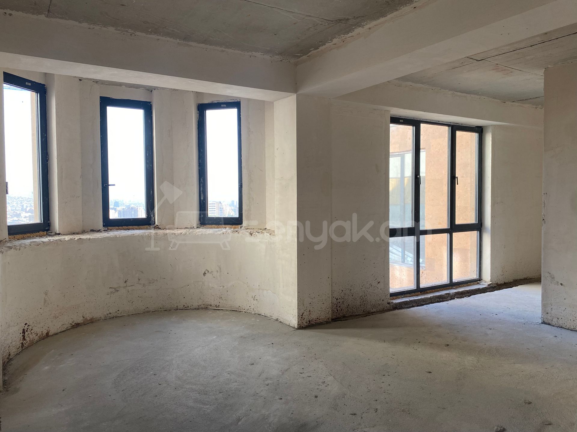 4 Սենյականոց Բնակարան Նորակառույցում, 165քմ, 3/5 հարկ, Զրոյական Վիճակում