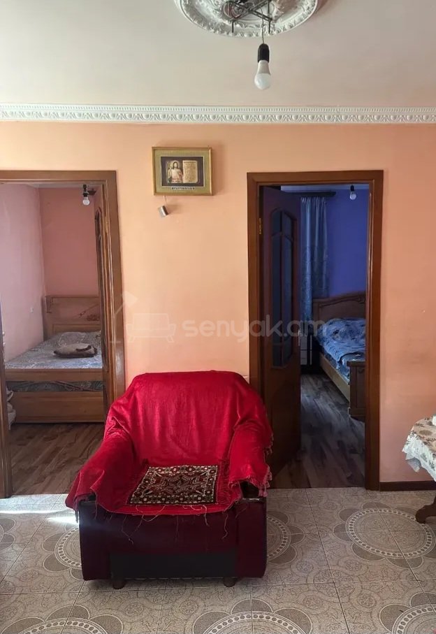 2 Սենյականոց Բնակարան Քարե Շենքում, 45քմ, 3/5 հարկ, Կապիտալ Վերանորոգված
