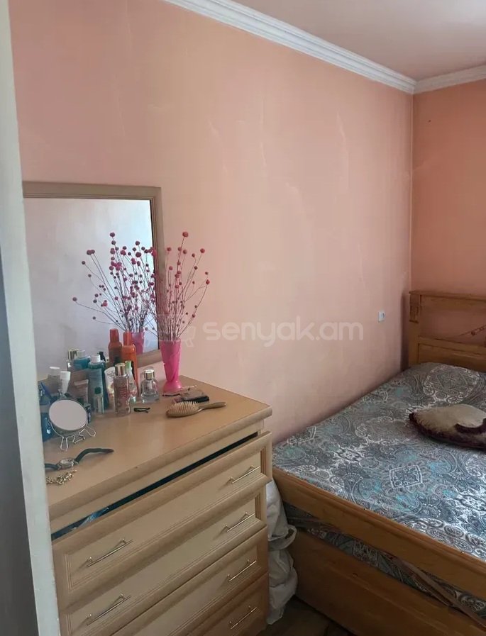2 Սենյականոց Բնակարան Քարե Շենքում, 45քմ, 3/5 հարկ, Կապիտալ Վերանորոգված
