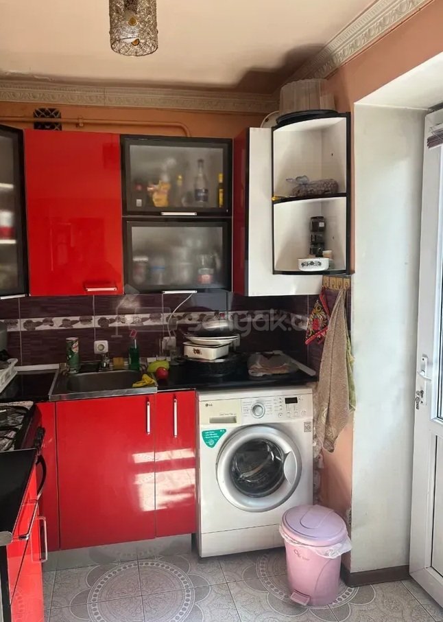 2 Սենյականոց Բնակարան Քարե Շենքում, 45քմ, 3/5 հարկ, Կապիտալ Վերանորոգված