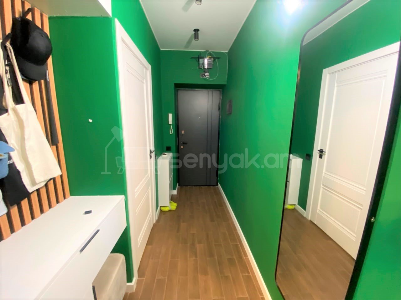 2 Սենյականոց Բնակարան Քարե Շենքում, 54քմ, 1/4 հարկ, Կապիտալ Վերանորոգված