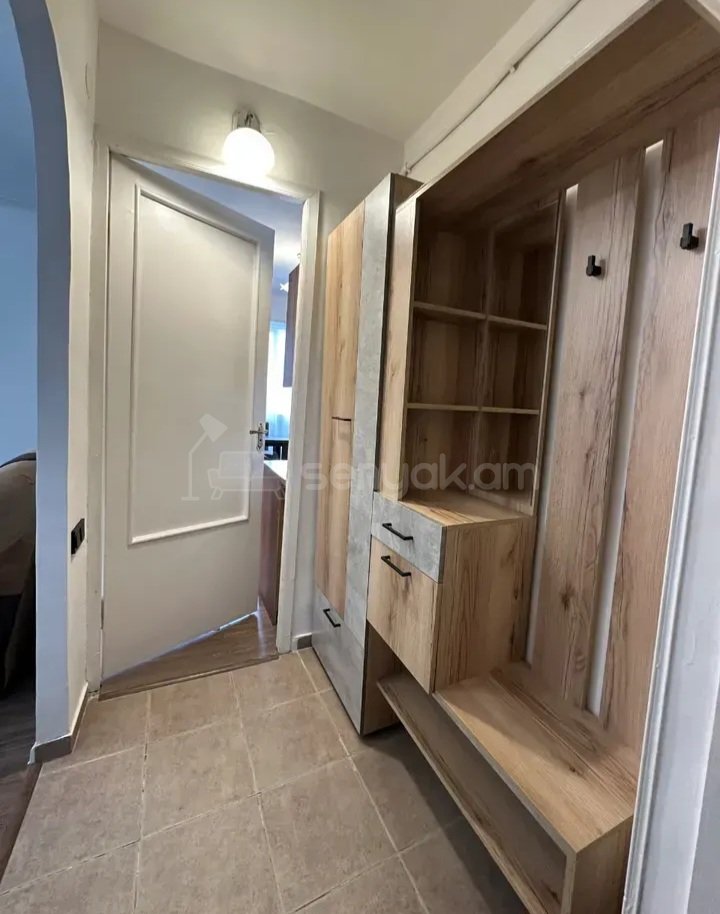 1 Սենյականոց Բնակարան Քարե Շենքում, 41քմ, 10/14 հարկ, Կապիտալ Վերանորոգված, Կահավորված