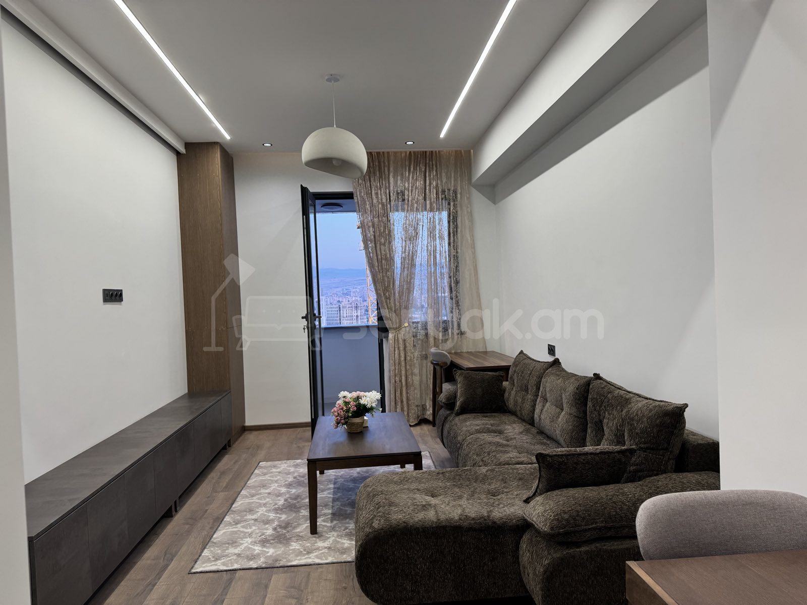 2 Սենյականոց Բնակարան, 57քմ, 14/18 հարկ, Դիզայներական Վերանորոգված, Կահավորված, Արևկող