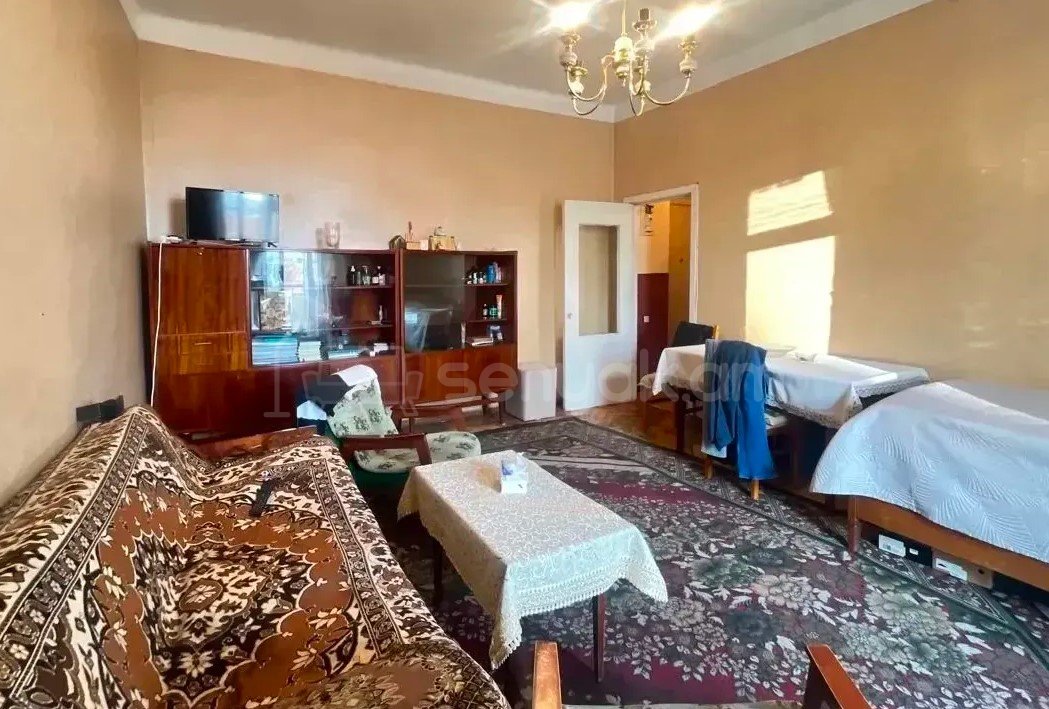 1 Սենյականոց Բնակարան Քարե Շենքում, 38քմ, 2/5 հարկ, Պետական Վիճակում