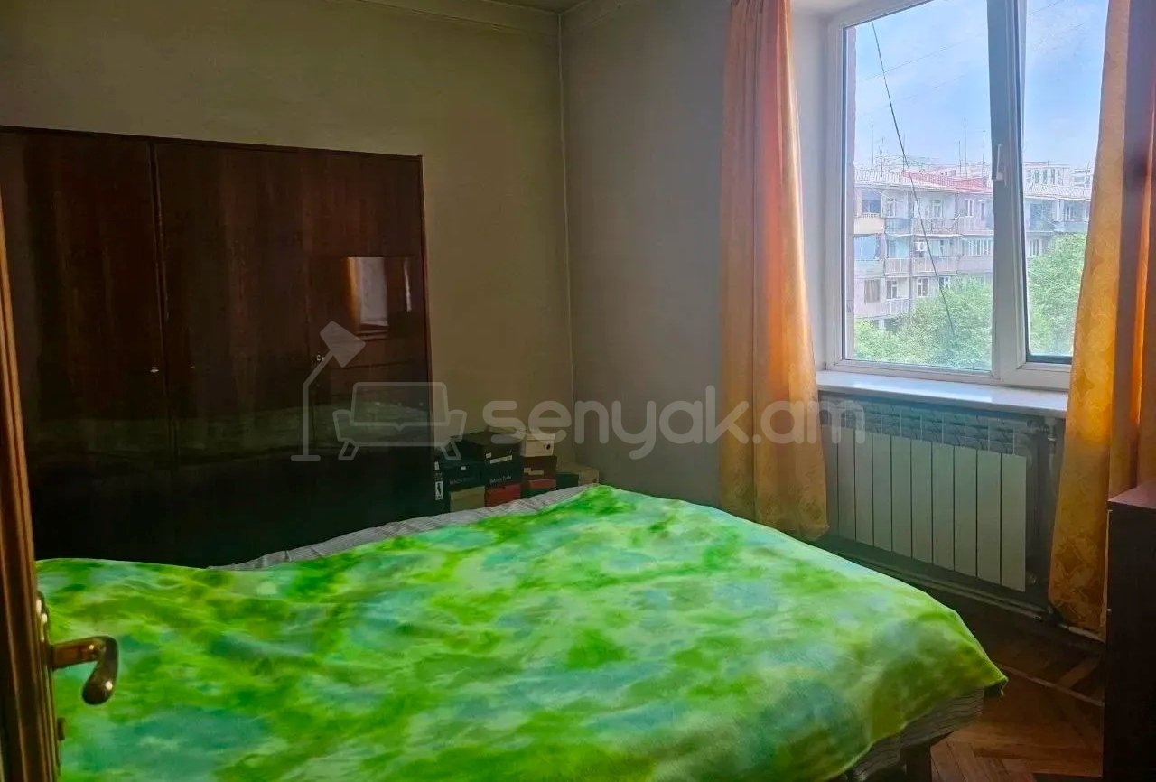 3 Սենյականոց Բնակարան Քարե Շենքում, 74քմ, 5/5 հարկ, Նորմալ Վիճակում