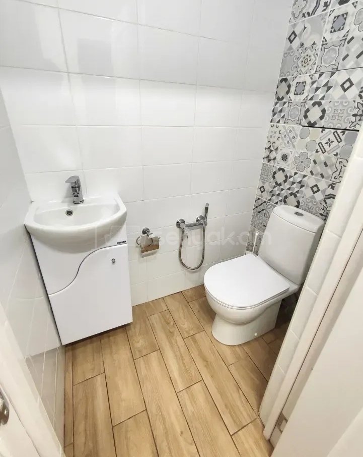 3 Սենյականոց Բնակարան Քարե Շենքում, 60քմ, 4/4 հարկ, Կապիտալ Վերանորոգված, Կահավորված, Արևկող
