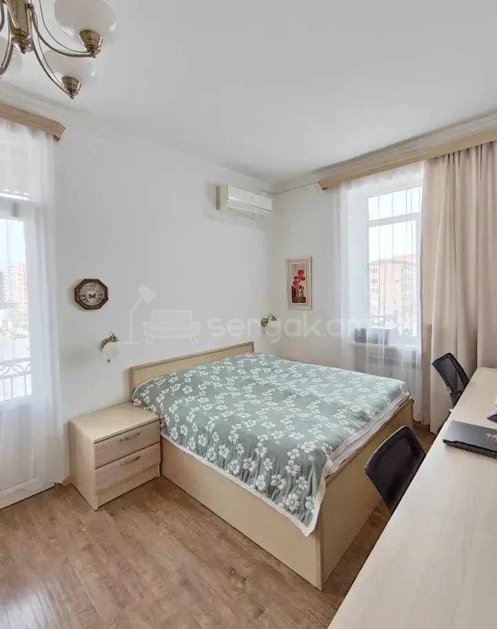 3 Սենյականոց Բնակարան Քարե Շենքում, 60քմ, 4/4 հարկ, Կապիտալ Վերանորոգված, Կահավորված, Արևկող