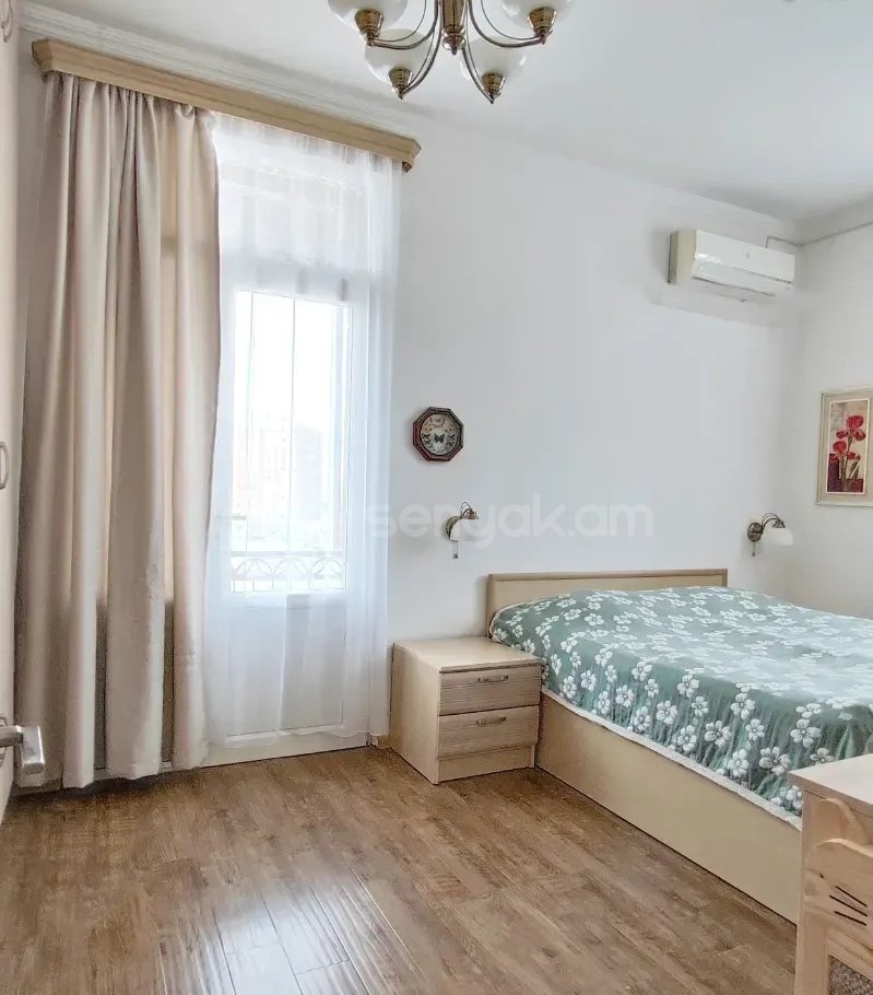 3 Սենյականոց Բնակարան Քարե Շենքում, 60քմ, 4/4 հարկ, Կապիտալ Վերանորոգված, Կահավորված, Արևկող