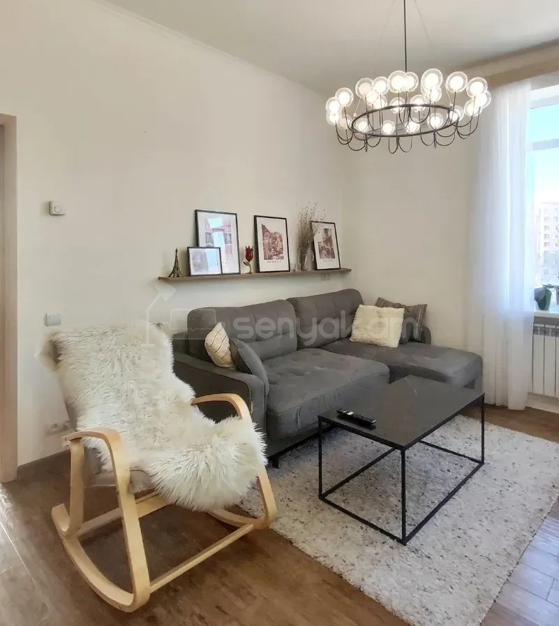 3 Սենյականոց Բնակարան Քարե Շենքում, 60քմ, 4/4 հարկ, Կապիտալ Վերանորոգված, Կահավորված, Արևկող