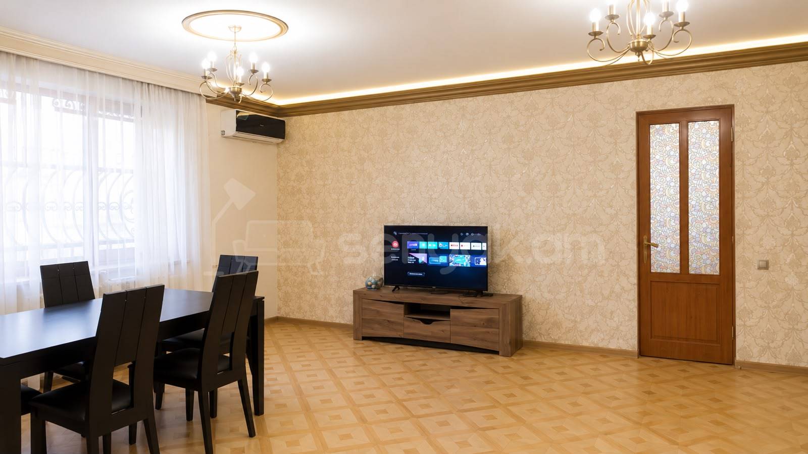 4 Սենյականոց Բնակարան Քարե Շենքում, 113քմ, 2/5 հարկ, Նորմալ Վիճակում